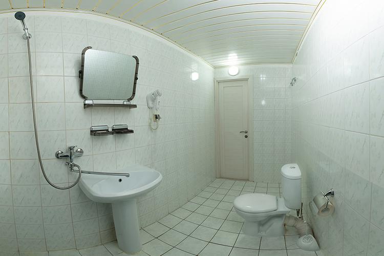 Отели "Оптима":  г. Петрозаводск - Ауринко /Петрозаводск /Вилла Айно / Заречная / Акватика / Ладога / Илма (или аналогичные) и г. Сортавала - Сортавала/ Сеурахуоне/ Ладога/ Golden Rose (или аналогичные)