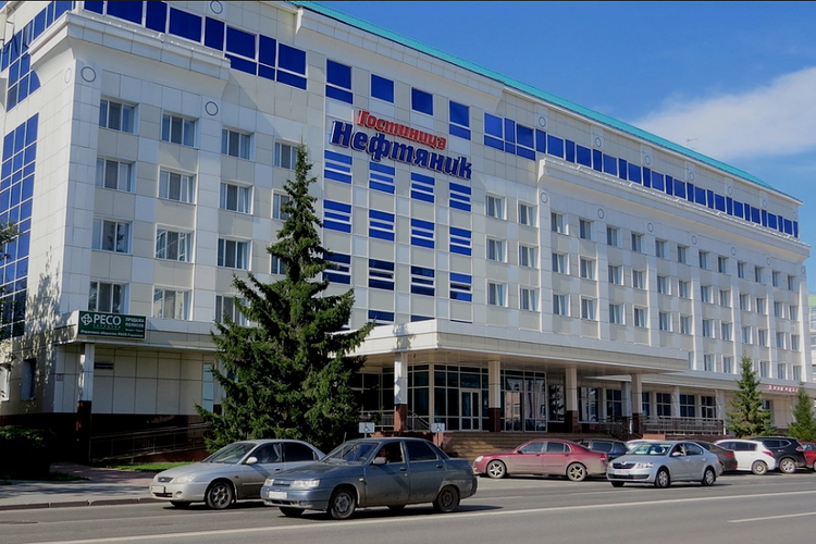 Нефтяник 3* (г. Тюмень) / Азимут (г. Тобольск)