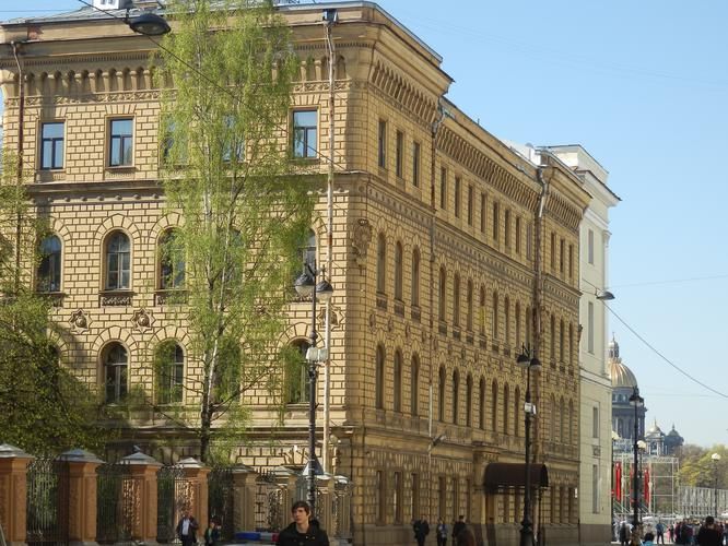 Трон и держава: жизнь правителя