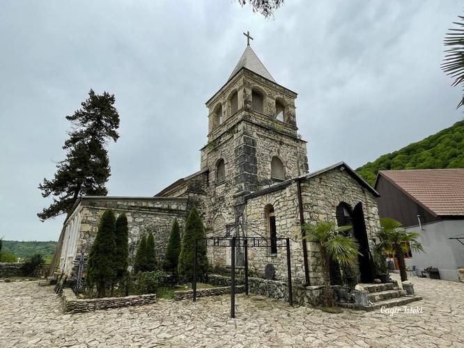 Сказка в бокале: зимнее солнце и волшебство праздника