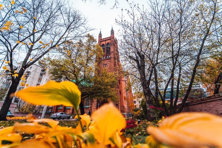 Поезд| Москва: тепло осени и дух праздника