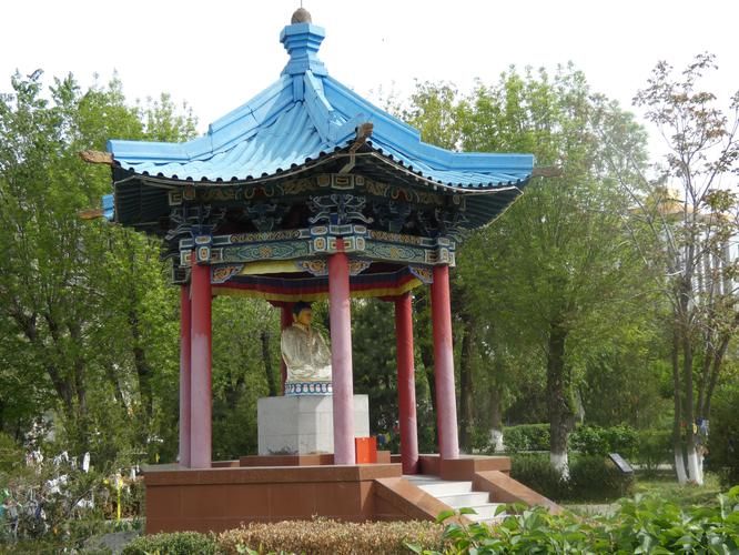 Калмыкская весна: когда степь становится садом